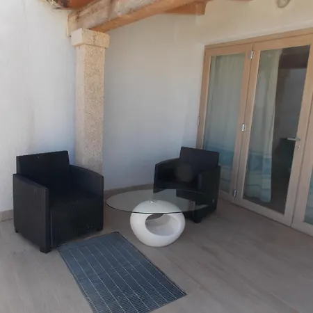 Апартаменти Sardinia Seafront House *