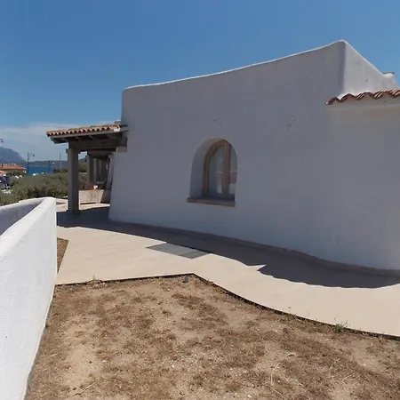 Sardinia Seafront House Ольбія