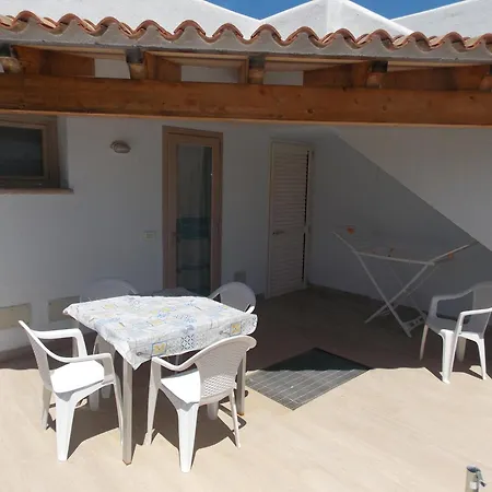 Sardinia Seafront House Апартаменти *