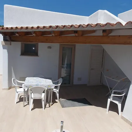 Sardinia Seafront House Апартаменти Ольбія