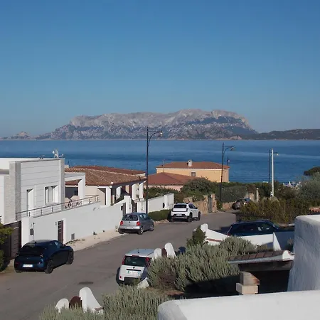 Апартаменти Sardinia Seafront House *